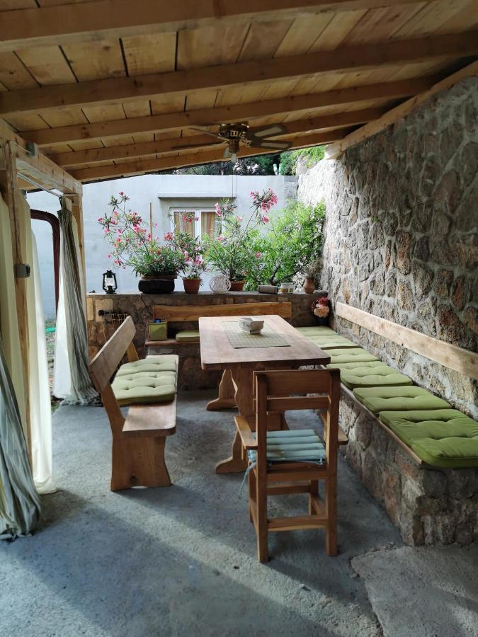 Studio Apartmani Kremic Karlobag Buitenkant foto