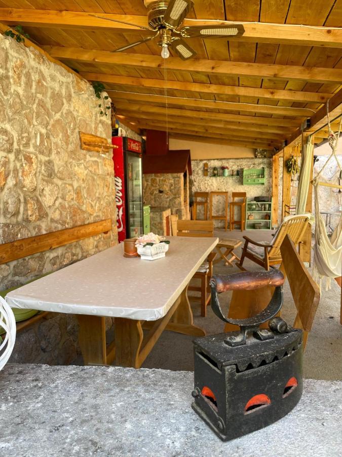 Studio Apartmani Kremic Karlobag Buitenkant foto