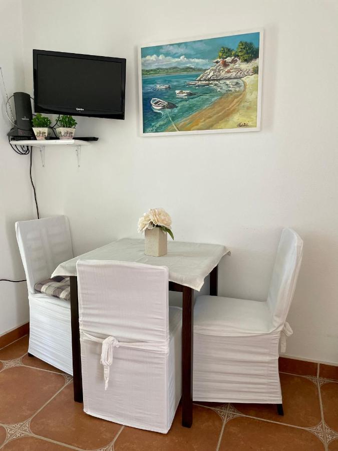 Studio Apartmani Kremic Karlobag Buitenkant foto