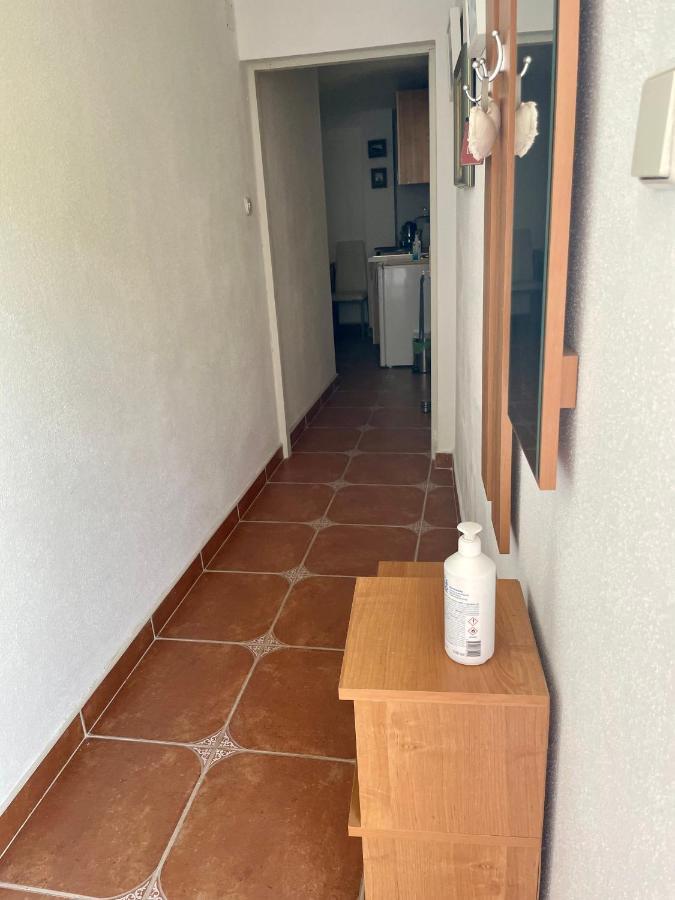Studio Apartmani Kremic Karlobag Buitenkant foto