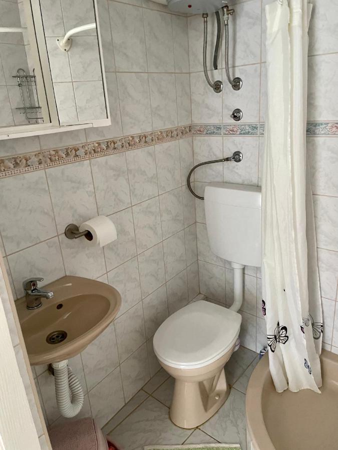 Studio Apartmani Kremic Karlobag Buitenkant foto