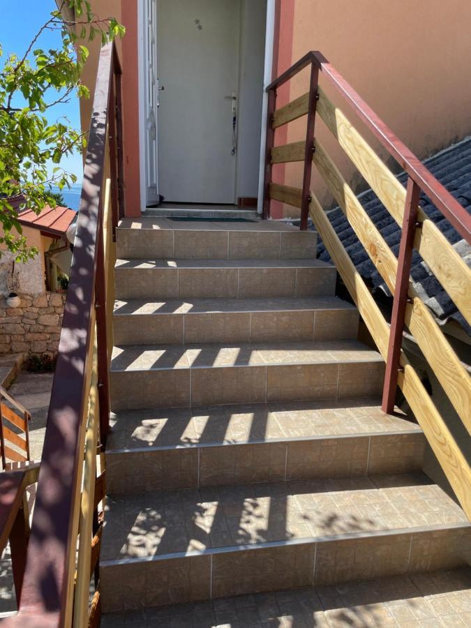 Studio Apartmani Kremic Karlobag Buitenkant foto